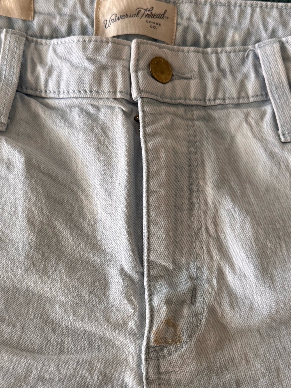 Universal Thread Vintage Midi Jean Shorts Light Wash Raw Hem Size 12 / 31R - Picture 5 of 6